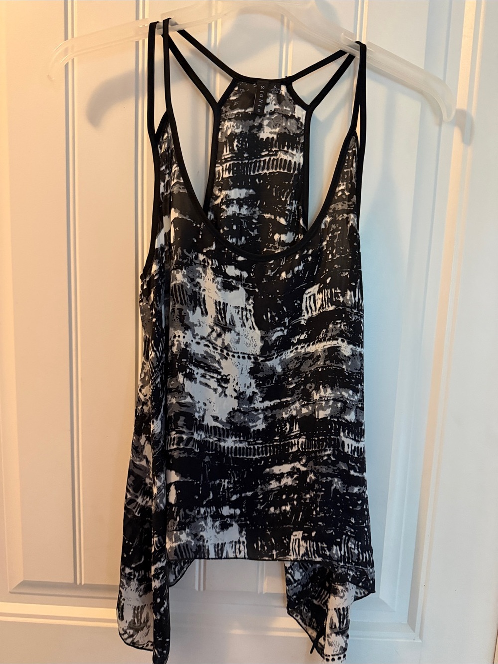 Aritzia Black & White Abstract Print Strappy Tank